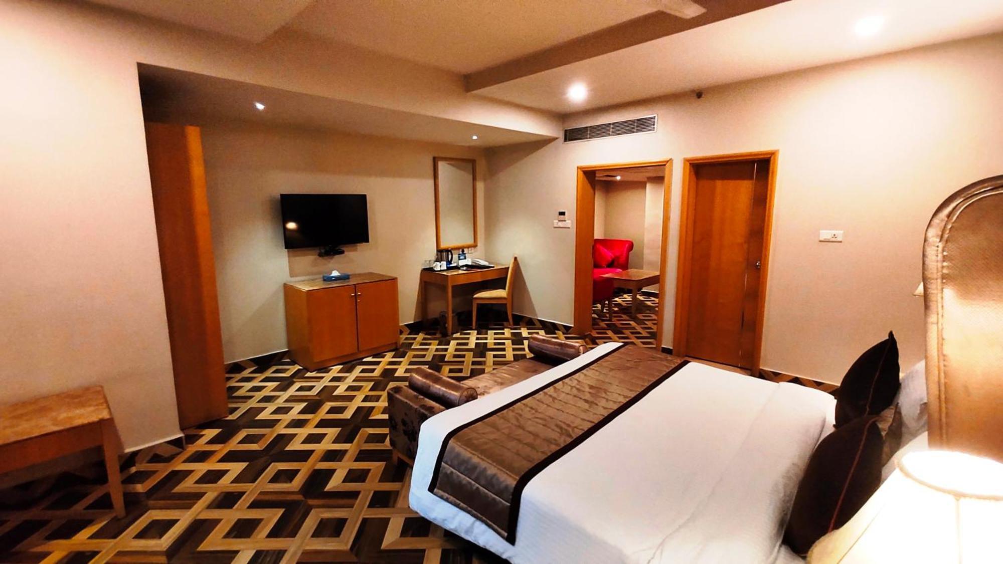 Best Western Ashoka Hyderabad Exterior photo